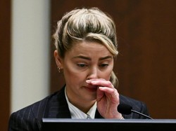 Adegan Amber Heard Dituduh Isap Kokain di Persidangan
