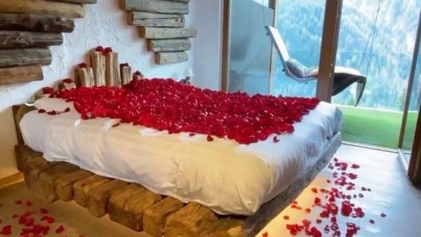 10 Inspirasi Dekorasi Kamar Malam Pertama yang Bikin Suasana Makin Romantis