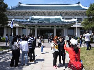 Dibuka untuk Umum, Kompleks Blue House Korsel Diserbu Pengunjung