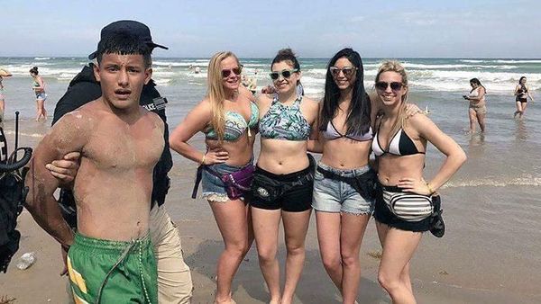 Jangan Lihat Nanti Ngakak! Deretan Foto Traveling yang Gagal