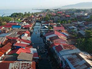 Tiga Hari Banjir Rob Rendam Kota Padang, Ini Foto-fotonya