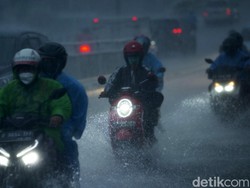 Doa Ketika Hujan Disertai Angin Kencang, Ini Bacaan dan Artinya