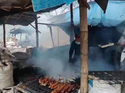 Sensasi Gurih Sedap Cicipi Aneka Ikan Asap Lamongan