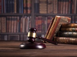 Daftar 5 Kampus Hukum Terbaik Versi THE AUR 2022 dan Biaya Kuliahnya