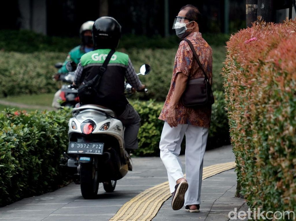 Trotoar Metropole Jakpus Akan Dipasangi Portal S agar Tak Diterabas Pemotor Trotoar Metropole Jakpus Akan Dipasangi Portal S agar Tak Diterabas Pemotor