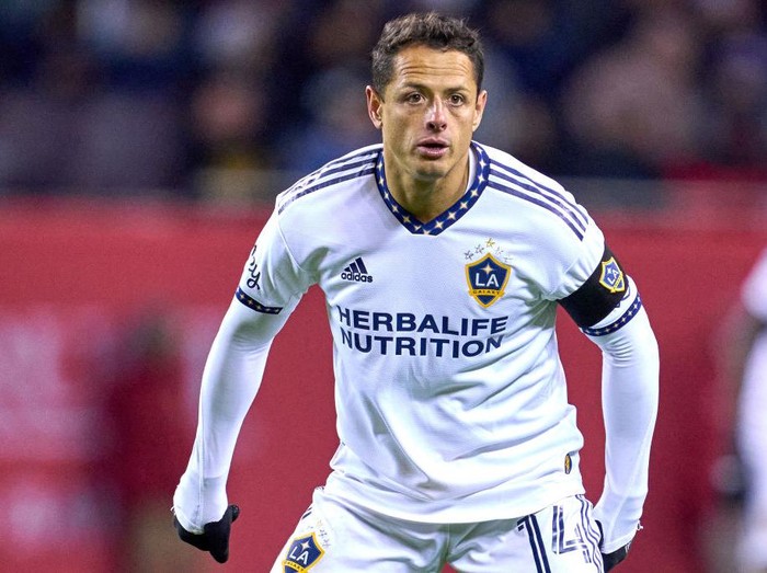CHICAGO, IL - APRIL 16: Los Angeles Galaxy forward Javier Hernández (14) looks on in action during a game between the Los Angeles Galaxy and the Chicago Fire on April 16, 2022  at Soldier Field in Chicago, IL  (Photo by Robin Alam/Icon Sportswire via Getty Images)