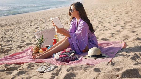 10 Potret Jessica Mila yang Doyan Nongkrong di Kafe dan Piknik Cantik