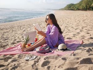 10 Potret Jessica Mila yang Doyan Nongkrong di Kafe dan Piknik Cantik