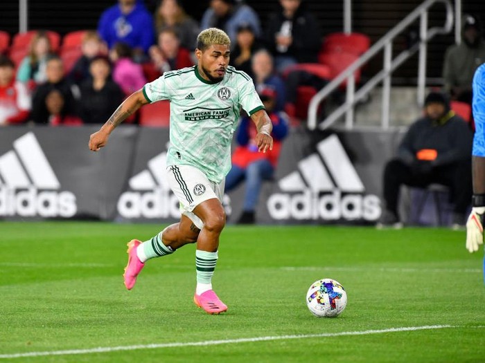 WASHINGTON, DC - APRIL 02: Atlanta United forward Josef Martinez (7) takes a shot on goal during the Atlanta United versus D.C. United Major League Soccer (MLS) game on April 2, 2022 at Audi Field in Washington, D.C.. (Photo by Randy Litzinger/Icon Sportswire via Getty Images)