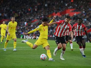 Kalahkan Southampton, Liverpool Pepet Man City