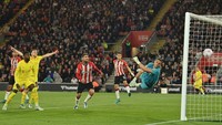 Pada babak kedua, Liverpool bisa memastikan kemenangan lewat Joel Matip pada menit ke-67. Getty Images/GLYN KIRK.