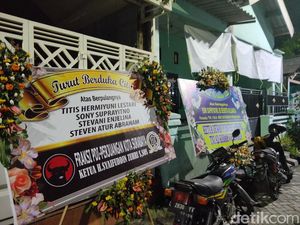 Duka Lasmi Kehilangan 4 Anggota Keluarga pada Kecelakaan Bus Tol Mojokerto