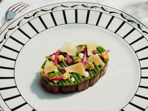 Keren! Dior Punya Restoran Elegan di Paris dengan Sajian Mewah Keren! Dior Punya Restoran Elegan di Paris dengan Sajian Mewah