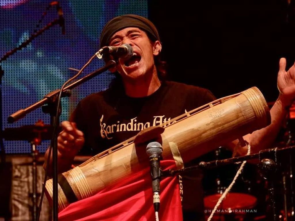 Musisi Batal Manggung di Bandung, Kimung: Tak Usah Buru-buru Offline Musisi Batal Manggung di Bandung, Kimung: Tak Usah Buru-buru Offline