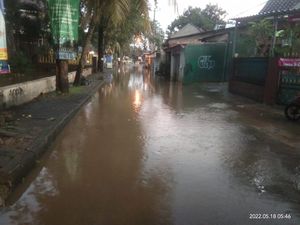 Mampang Depok Banjir Akibat Luapan Kali Semalam, Begini Kondisinya Kini