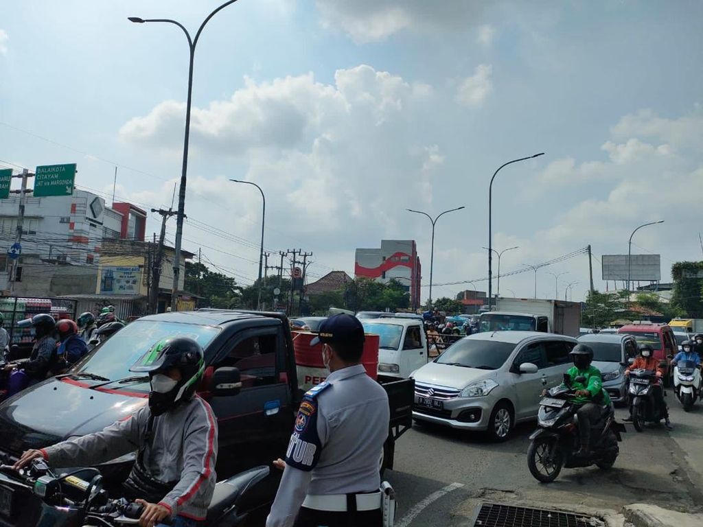 Dishub Depok Evaluasi Kemacetan Imbas Penutupan Perlintasan KA Dewi Sartika
