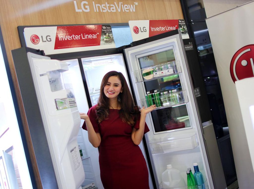 Kulkas Canggih dari LG Ini Ada Dispenser Air Berteknologi UV