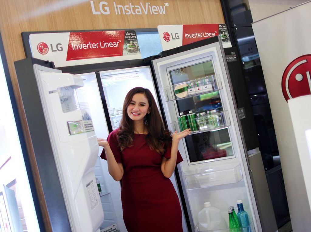 Kulkas Canggih dari LG Ini Ada Dispenser Air Berteknologi UV Kulkas Canggih dari LG Ini Ada Dispenser Air Berteknologi UV