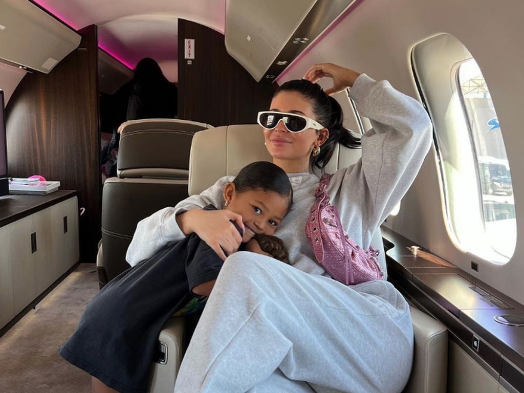 Melihat Private Jet Kylie Jenner Seharga Rp 1 Triliun