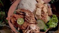 Mencicipi Baby Crab Geprek yang Renyah-Pedas di Sanur Bali