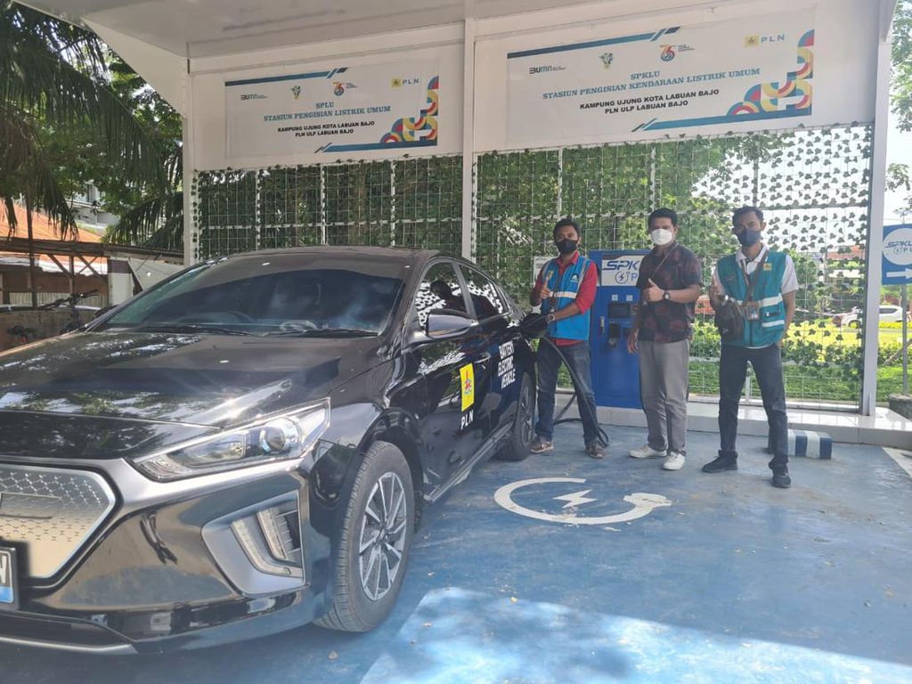 PLN Hadirkan Mobil Listrik Pertama di Labuan Bajo PLN Hadirkan Mobil Listrik Pertama di Labuan Bajo