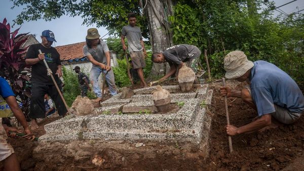 Makam Bupati Lebak ke-3 Dibongkar, Ada Apa?