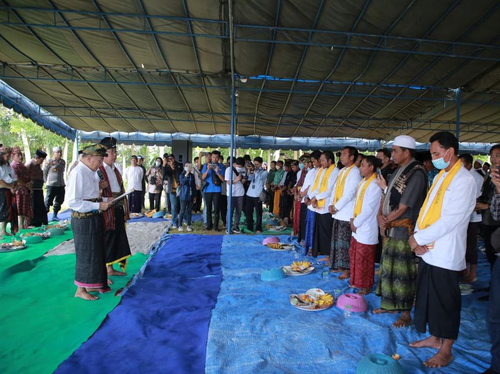 Warga Mareje Gelar Gawe Rapah, Kapolda NTB: Kami Dukung dan Apresiasi Warga Mareje Gelar Gawe Rapah, Kapolda NTB: Kami Dukung dan Apresiasi