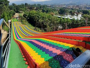 Viral! Ada Rainbow Slide di Lembang, Perosotan Raksasa Setinggi 25 Meter