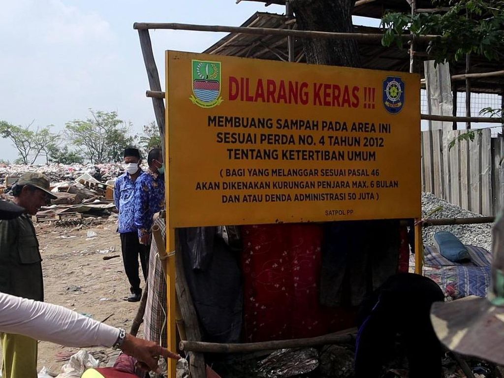Limbah Bikin Sawah Gagal Panen, TPS Ilegal di Pebayuran Bekasi Ditutup