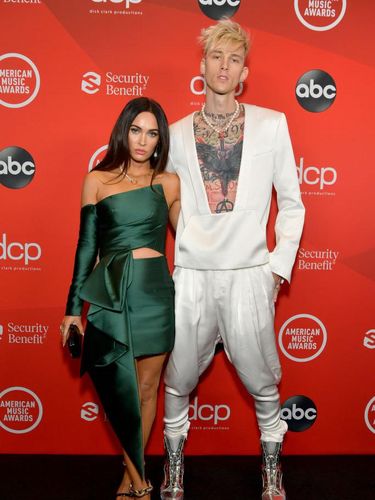 LOS ANGELES, CALIFORNIA - NOVEMBER 22: (L-R) In this image released on November 22, Megan Fox and Machine Gun Kelly attend the 2020 American Music Awards at Microsoft Theater on November 22, 2020 in Los Angeles, California. (Photo by Emma McIntyre /AMA2020/Getty Images for dcp)