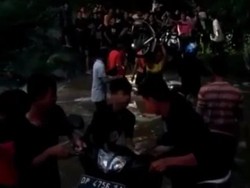 Janji Pemkab Enrekang Bangun Jembatan Usai Viral Warga Seberangi Sungai Deras