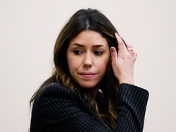 Wanita Di-bully karena Tato Wajah Pengacara Johnny Depp, Diminta Bunuh Diri