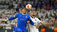Skor 1-1 bertahan sampai waktu normal habis, bahkan sampai babak tambahan usai. Pemenang pun ditentukan lewat adu penalti. (AP/Manu Fernandez)