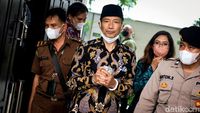 Ekspresi M Kace Saat Bersaksi di Sidang Irjen Napoleon