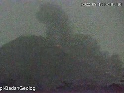 Gunung Merapi Luncurkan Awan Panas 2,5 Km