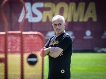 Maukah Mourinho Jadi Sir Alex Ferguson-nya Roma?