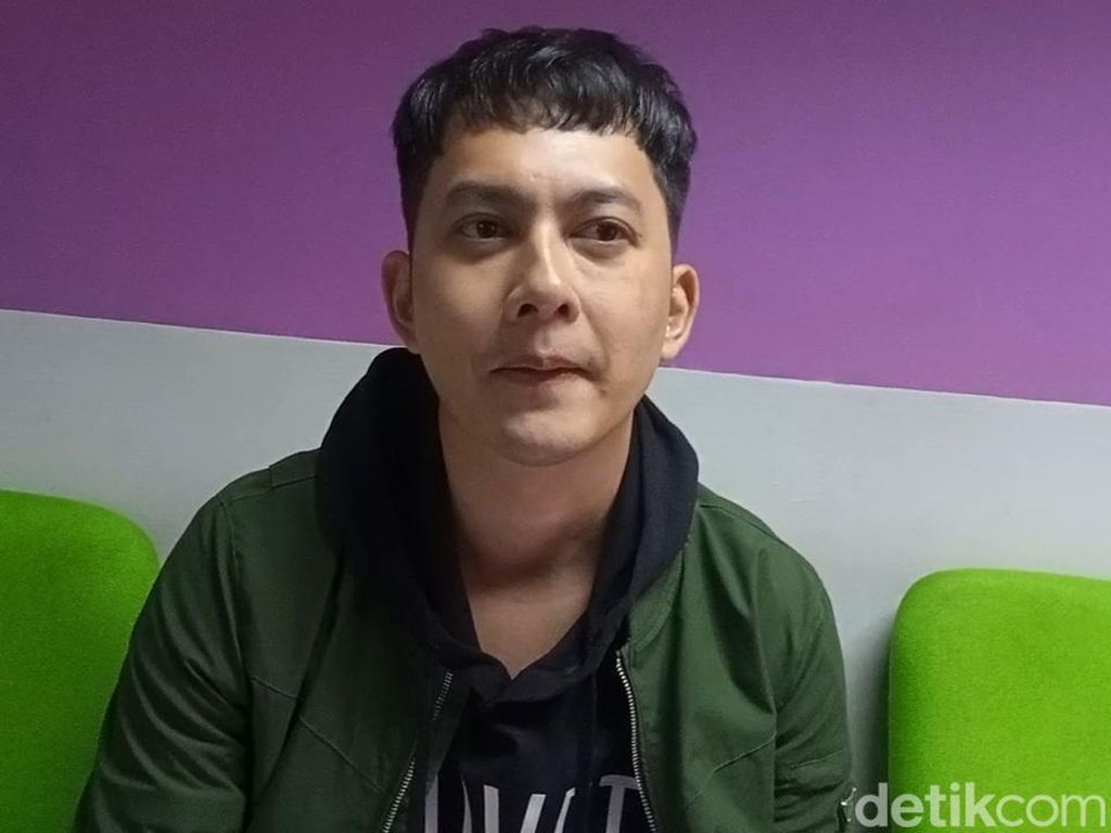 Kiki Farrel Jomlo Lagi, Selisih Usia 14 Tahun Salah Satu Penyebab Putus Kiki Farrel Jomlo Lagi, Selisih Usia 14 Tahun Salah Satu Penyebab Putus