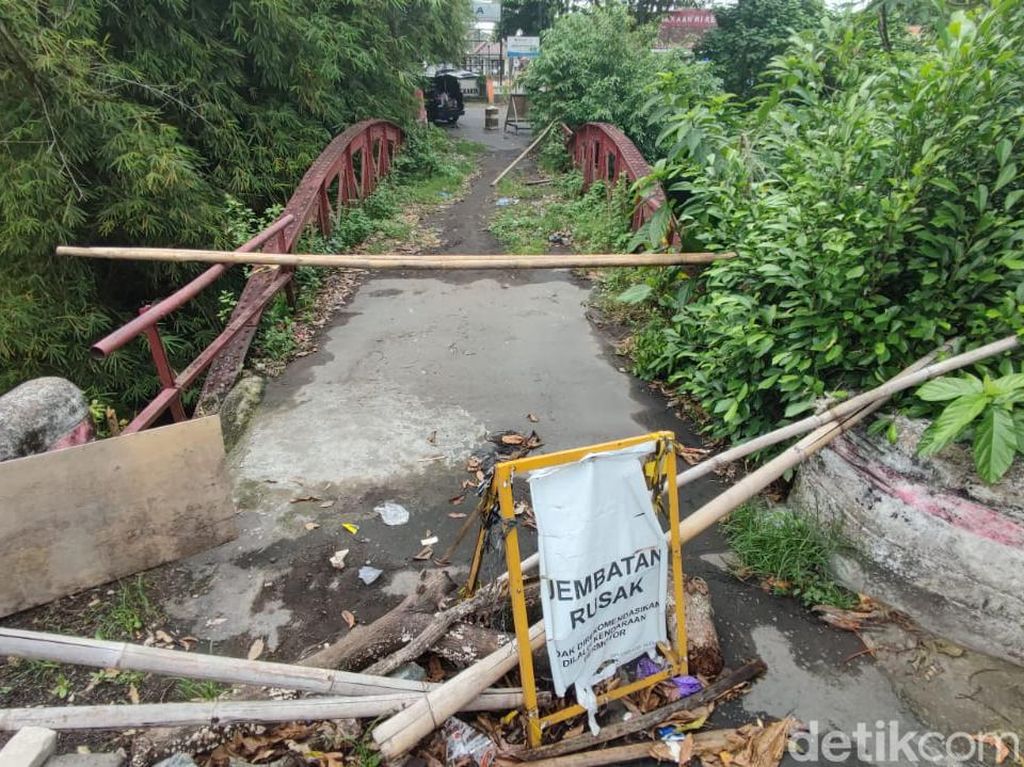 Jembatan Merah Gejayan: Megah Pada Masanya, Kini Terbengkalai-Merana