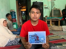 Ketegaran Romadon, Adik Susul Ibu Meninggal akibat Kecelakaan Tol Mojokerto