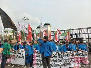 52 Pendemo Sempat Diamankan di DPR Dipulangkan, 26 Orang Masih Diperiksa