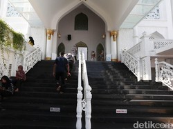Doa Masuk Masjid Arab dan Artinya Sesuai Sunnah
