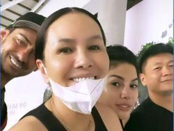 John Hopkins Ngapel ke Rumah Nikita Mirzani, Nge-date di Bali