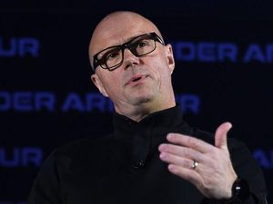 Bos Under Armour Patrik Frisk Mundur, Ada Apa Nih? Bos Under Armour Patrik Frisk Mundur, Ada Apa Nih?
