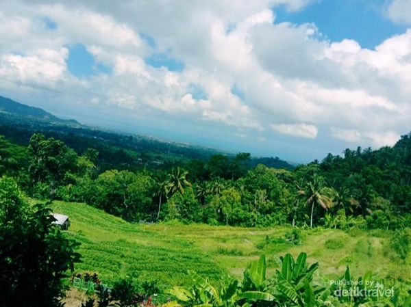 Potret Pesona Bukit Jambul di Karangasem Bali