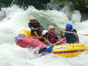 Rafting Jadi Magnet Wisata di Kawasan Danau Ranau Sumatera Selatan