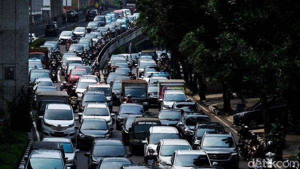 Sabar-sabar, Jalanan Jakarta Sudah Macet Lagi