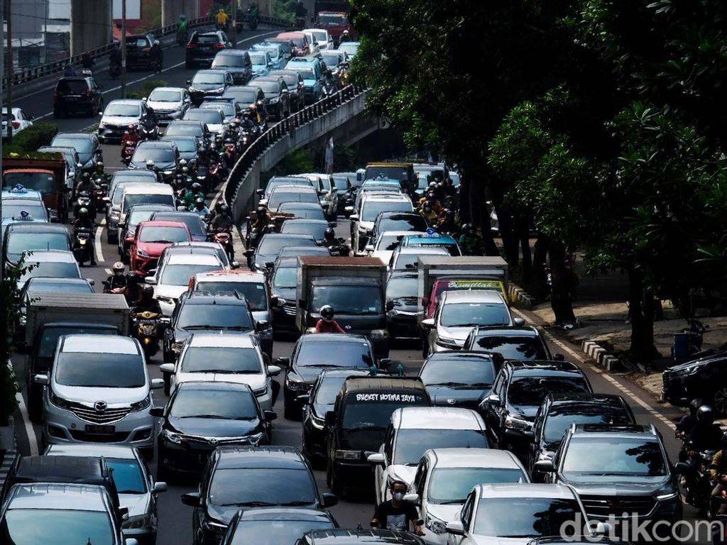 Sabar-sabar, Jalanan Jakarta Sudah Macet Lagi