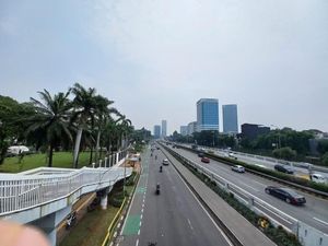 Lalin depan DPR Jelang Demo Masih Normal, Penutupan Berlaku Situasional