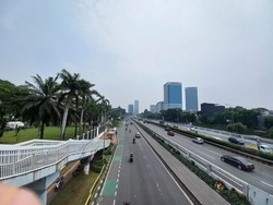 Lalin depan DPR Jelang Demo Masih Normal, Penutupan Berlaku Situasional