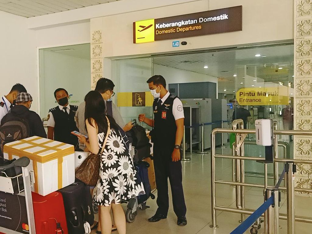 Bandara dan Pelabuhan Bali Ramai Wisatawan di Momen Long Weekend Bandara dan Pelabuhan Bali Ramai Wisatawan di Momen Long Weekend